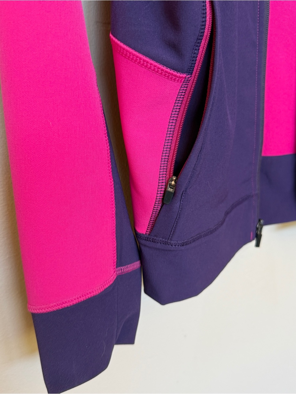 PATAGONIA INTRAVERSE HYBRID SOFT SHELL JACKET WOMENS M SKI ATHLETIC ZIP POCKETS - Picture 5 of 11